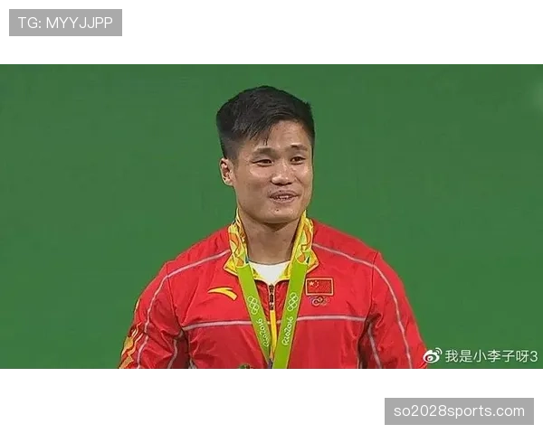 吕小军晒家照那张沙发，我的省钱计划瞬间宣布失败