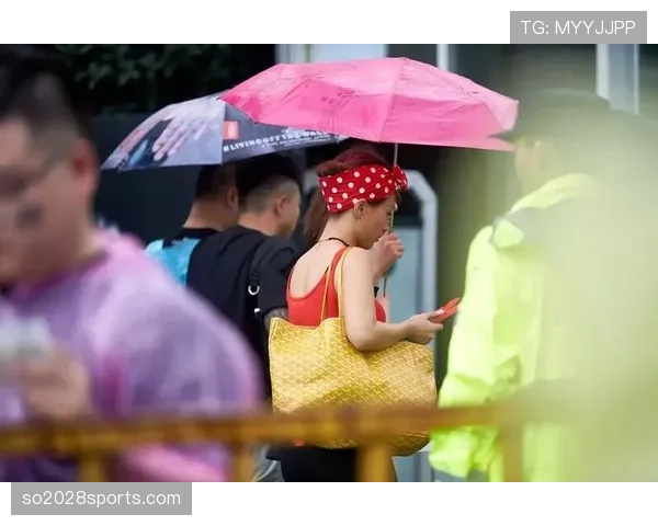 萨卡这训练完直接去夜店蹦迪的穿搭，是真不怕被教练抓啊？